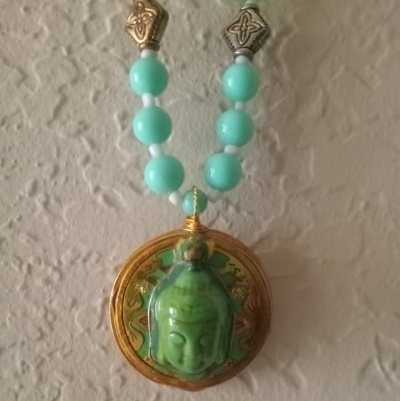 New Buddha head emblem necklace - Picture 2 of 2